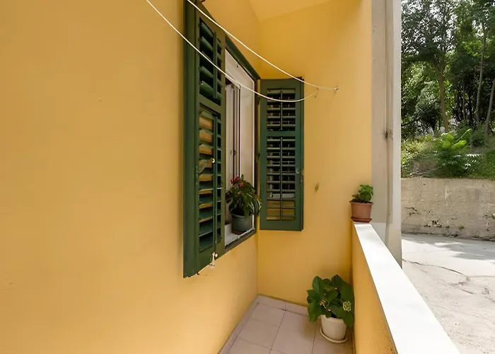 Old Town & Free Parking - Sweet Dado With Balcony شقة