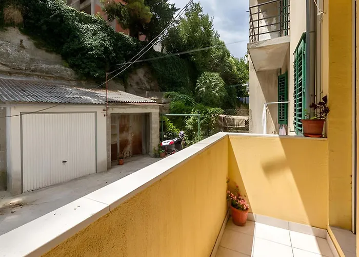 شقة Old Town & Free Parking - Sweet Dado With Balcony *